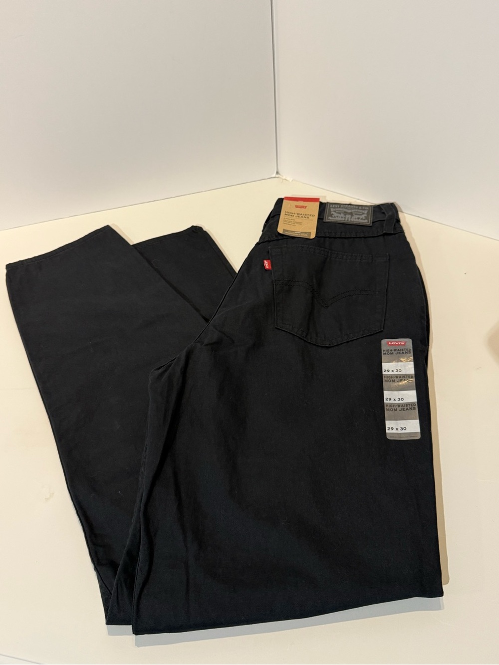 Levi's High-Rise Women's MOM Jeans - Black-irregular-29/30